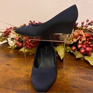 Chic Navy Bandolino Wedges for Women